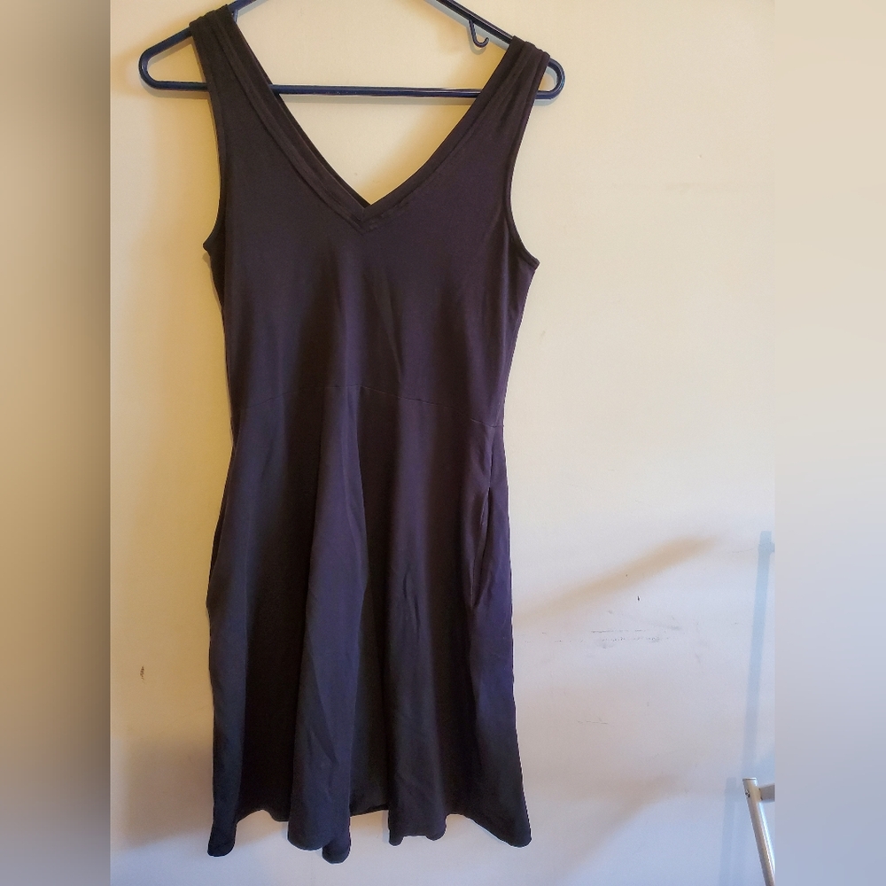 Pact organic black v neck dress with built in bra and pockets size small - Picture 2 of 5